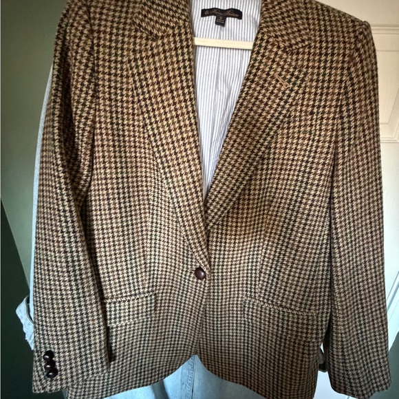 Brooks Brothers Jackets & Blazers - Women’s BROOKS BROTHERS SZ 12 Houndstooth Blazer with wooden buttons